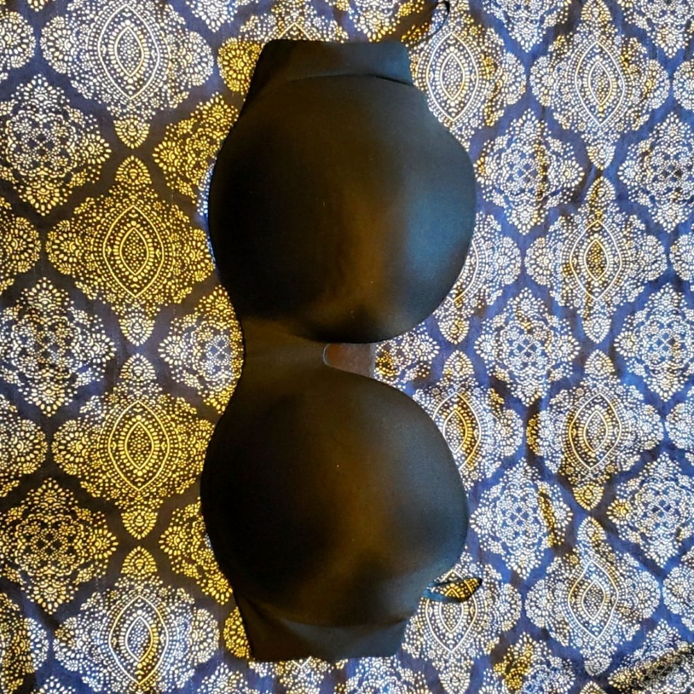 Black strapless bra 34C